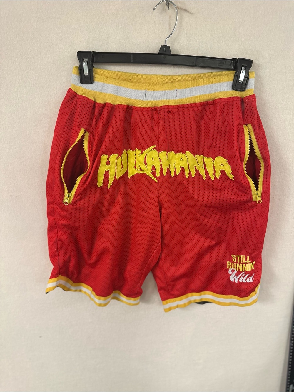 WWE Authentic Hulk Hogan Hulkamania Size Medium Red Yellow Mesh Zip Pockets